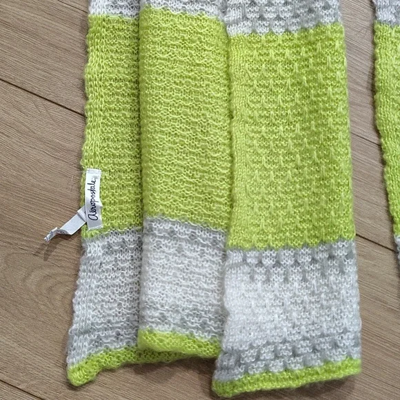 Aeropostale Ladies Winter/Fall Scarf,  Neon and Gray,  One Size Fits All - Picture 3 of 6